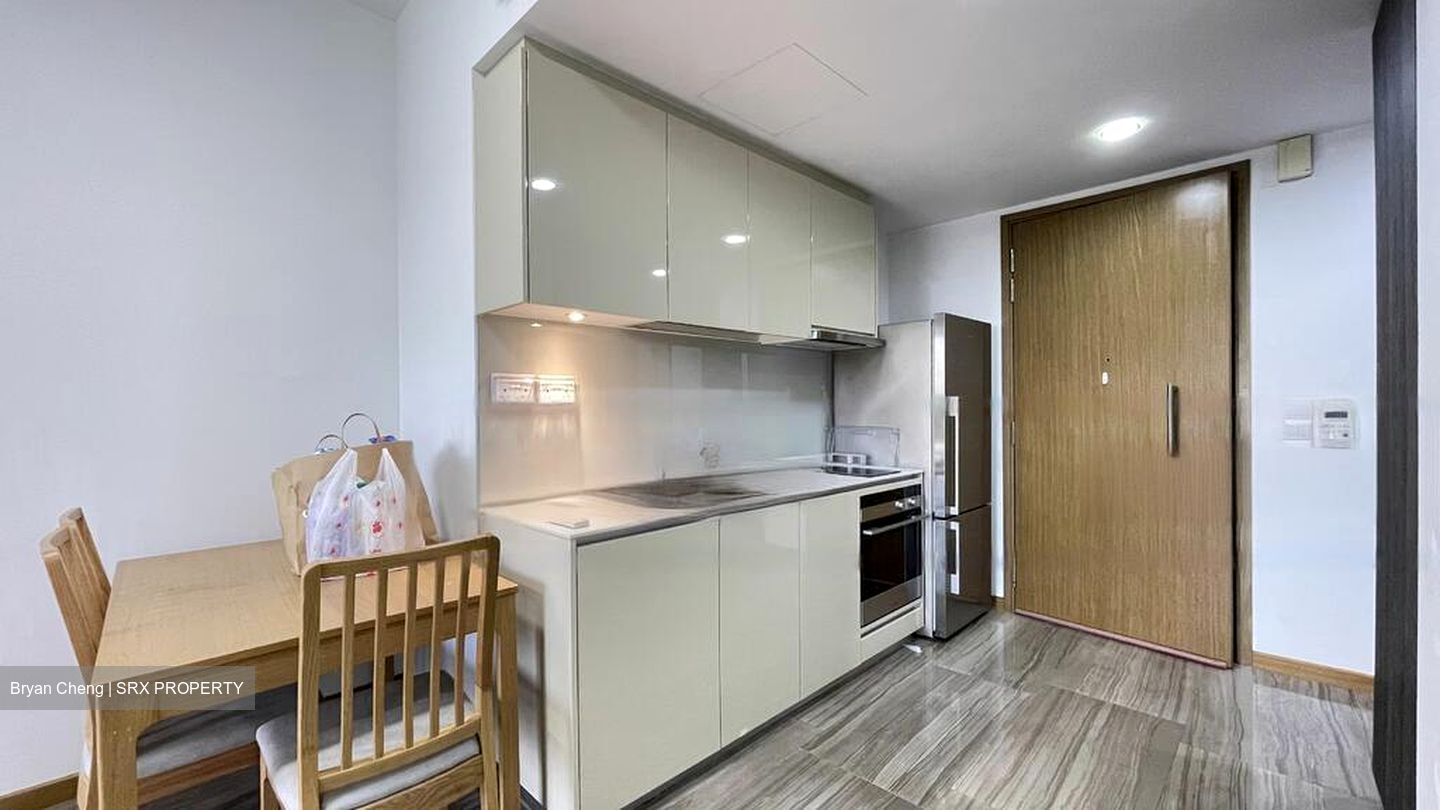 Lakeville (D22), Condominium #587579371